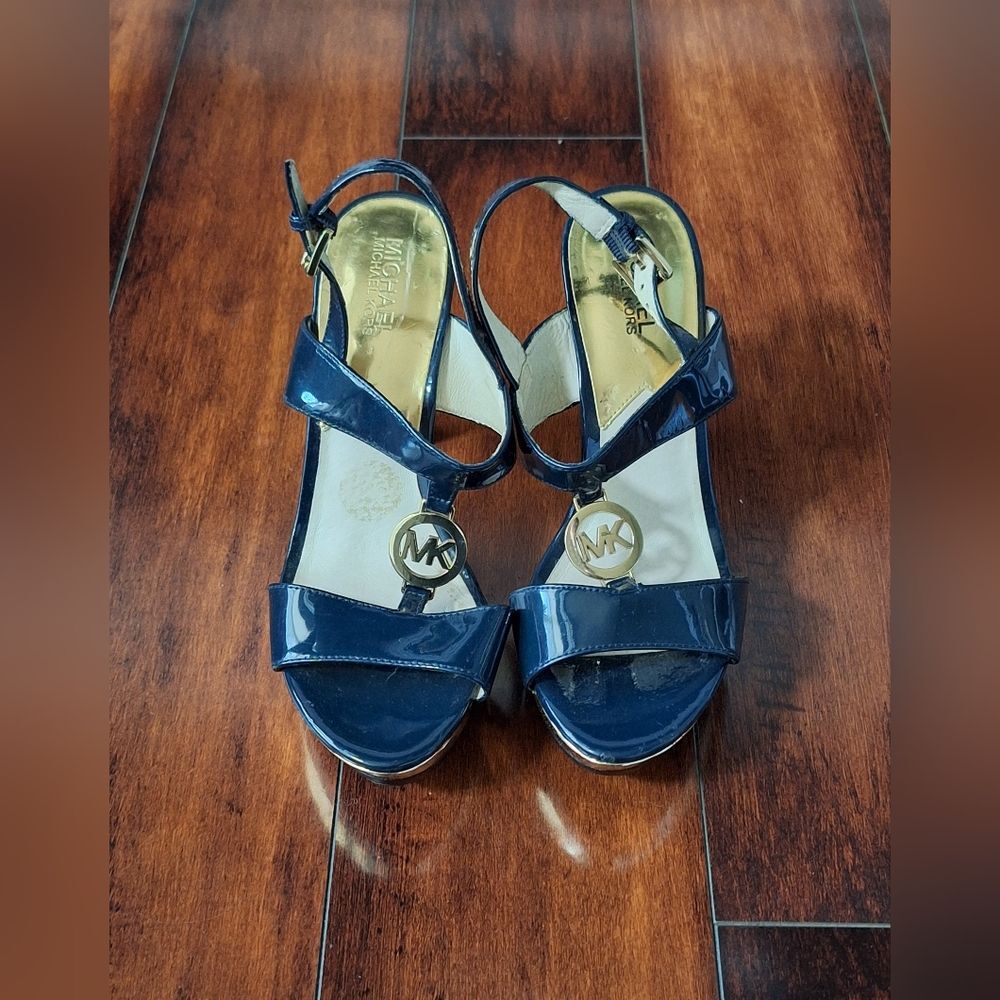 Woman's Navy Blue MICHAEL Michael Kors Heels Size 8.5